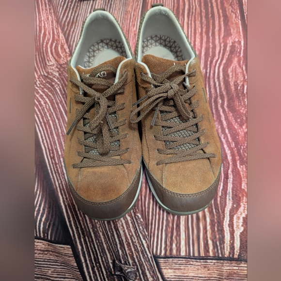 Like New Ladies Dansko HIKING Sneakers - Picture 3 of 5